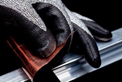 3M - 98958 Comfort Grip Glove CGL-CR Cut Resistant ANSI 3 Size Large (7100023421)