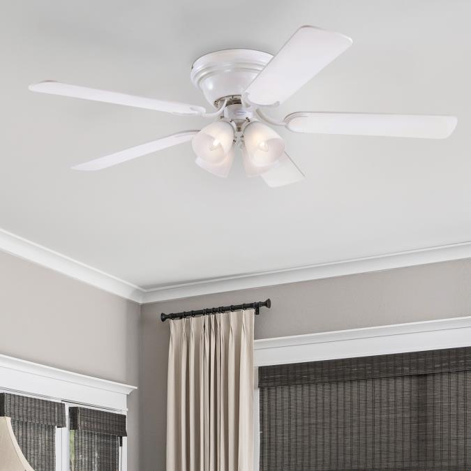 Westinghouse 5.5B11/FilamentLED/DIM/SW/CB/30 5.5W LED B11 Dimmable Filament Bulb Candelabra E12 Base 800Lm 3000K 120V 80 CRI (5360000)