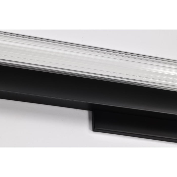 SATCO/NUVO Larissa 24 Inch LED Vanity 13W 810Lm 3000K 90 CRI 120-277V Black Finish Opaque Glass (62-2385)