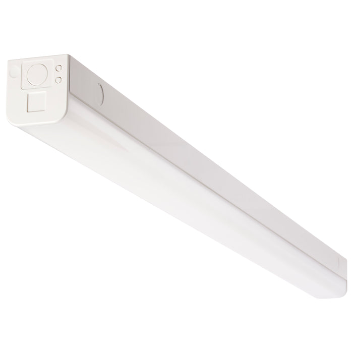 SATCO/NUVO LED 4 Foot Slim Strip Light 38W 5000K White Finish With Knockout (65-1123)