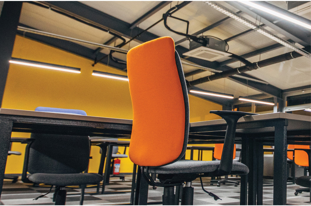 SATCO/NUVO LED 4 Foot Slim Strip Light 38W 5000K White Finish With Knockout (65-1123)