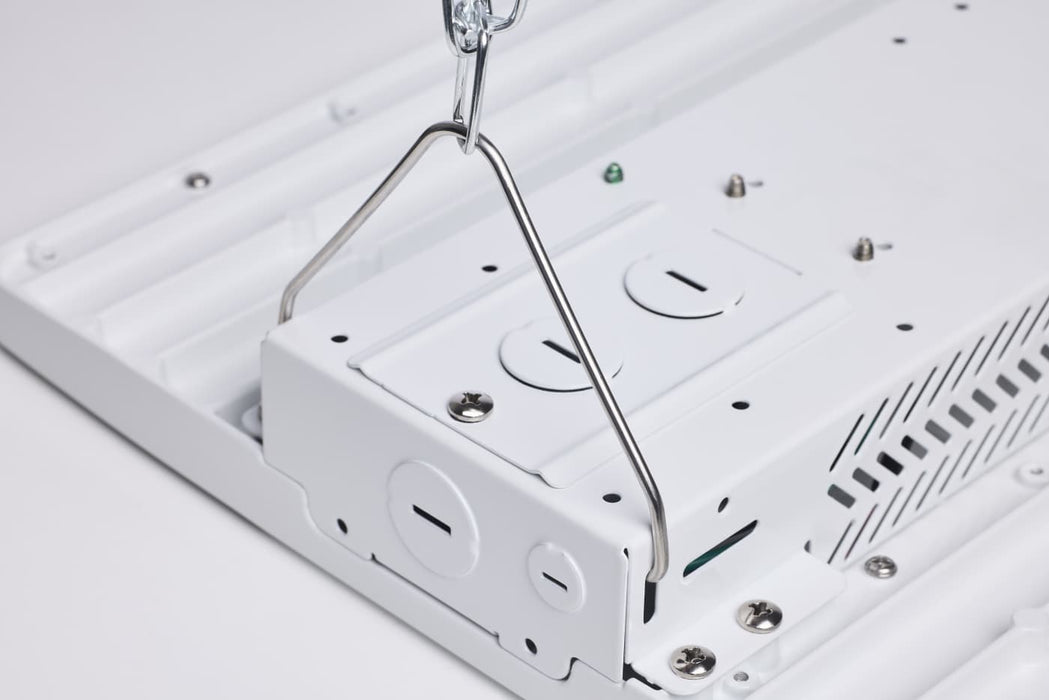 SATCO/NUVO LED Linear High Bay Wattage/CCT Selectable 105W/90W/70W 3000K/4000K/5000K Beam Angle Selectable White Finish 120-347V (65-1510)