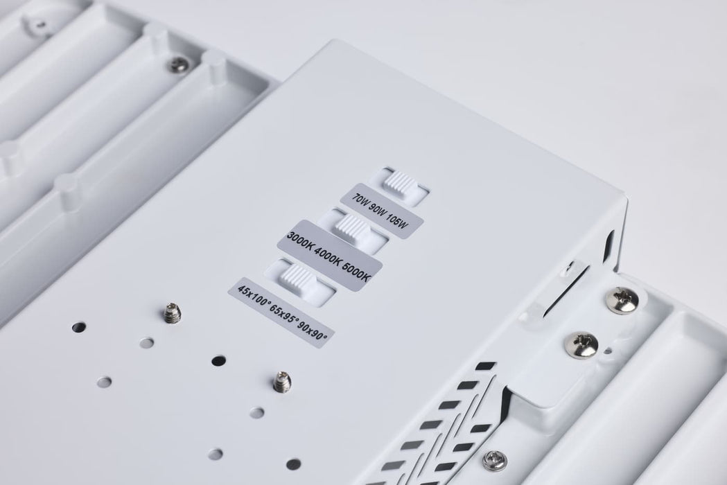 SATCO/NUVO LED Linear High Bay Wattage/CCT Selectable 105W/90W/70W 3000K/4000K/5000K Beam Angle Selectable White Finish 120-347V (65-1510)