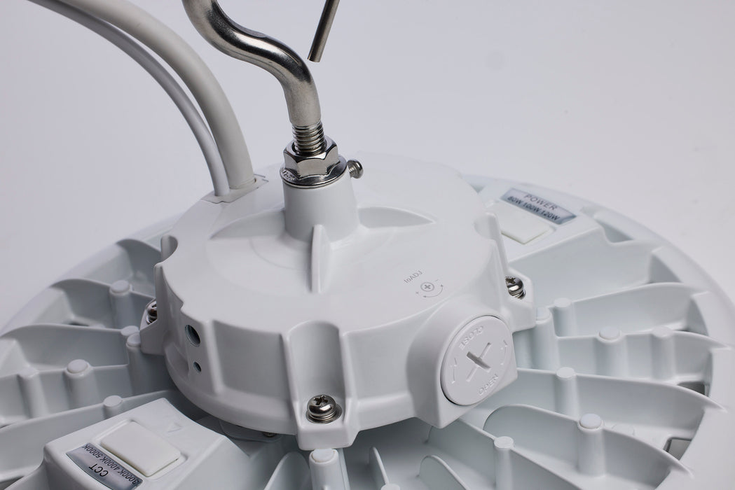 SATCO/NUVO LED UFO High Bay Wattage/CCT Selectable 80W/100W/120W 3000K/4000K/5000K 120-347V White Finish (65-812)