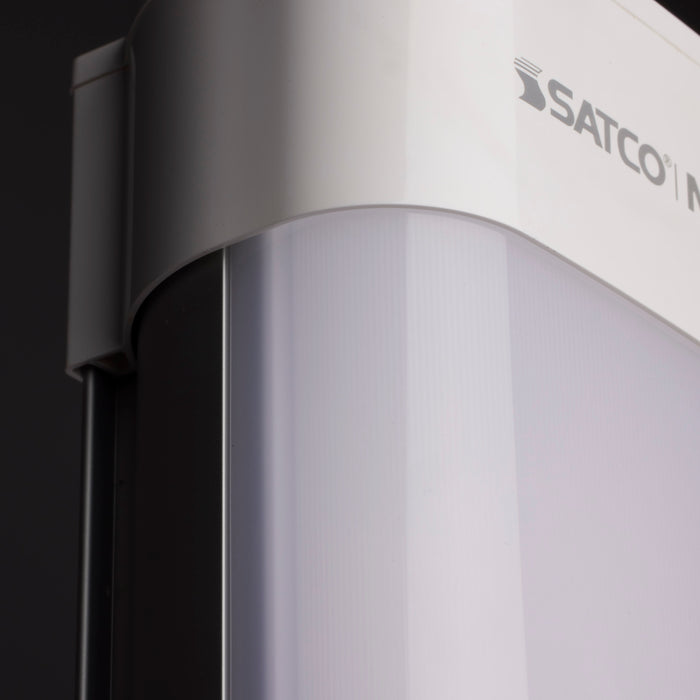 SATCO/NUVO 4 Foot LED Tri-Proof Linear Fixture CCT And Wattage Selectable 40W/50W/60W 3000K/4000K/5000K 0-10V Dimming (65-831R1)