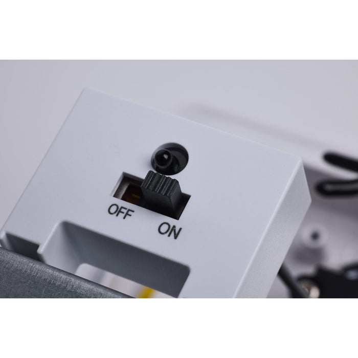 SATCO/NUVO LED Entryway Wall Pack Wattage/CCT Selectable 10W/15W/20W 3000K/4000K/5000K 120-347V 80 CRI 0-10V Dimming White (65-987)