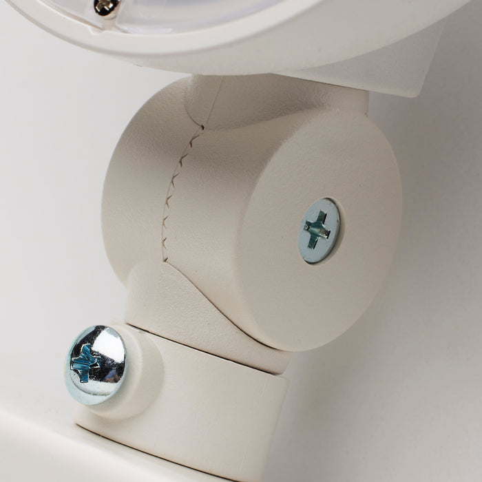 SATCO/NUVO Emergency Light 90-Minute NiCad Battery Backup 120/277V Tri-Head Universal Mounting Steel/NYC (67-133)