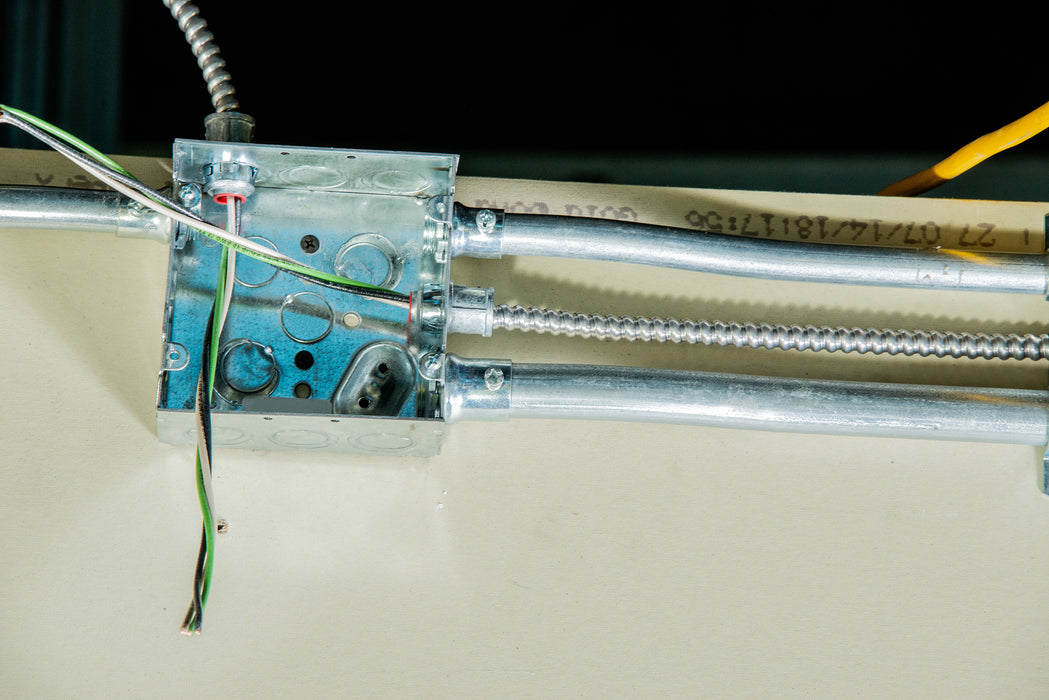 Bergen Fixture Whip 6 Foot 18/4 Solid Steel Snap-In (BFW1846S)