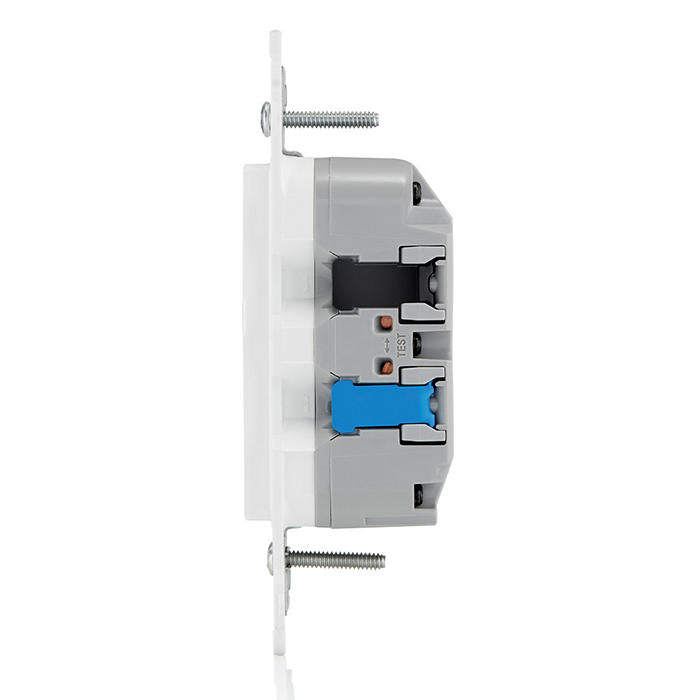 Leviton Lever Edge 15A 125V Self-Test Tamper-Resistant/Weather-Resistant GFCI White (EGFW1-KW)