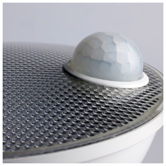 SATCO/NUVO 14W PAR38 LED White 5000K 1100Lm 120V PIR Sensor Non-Dimmable (S11444)