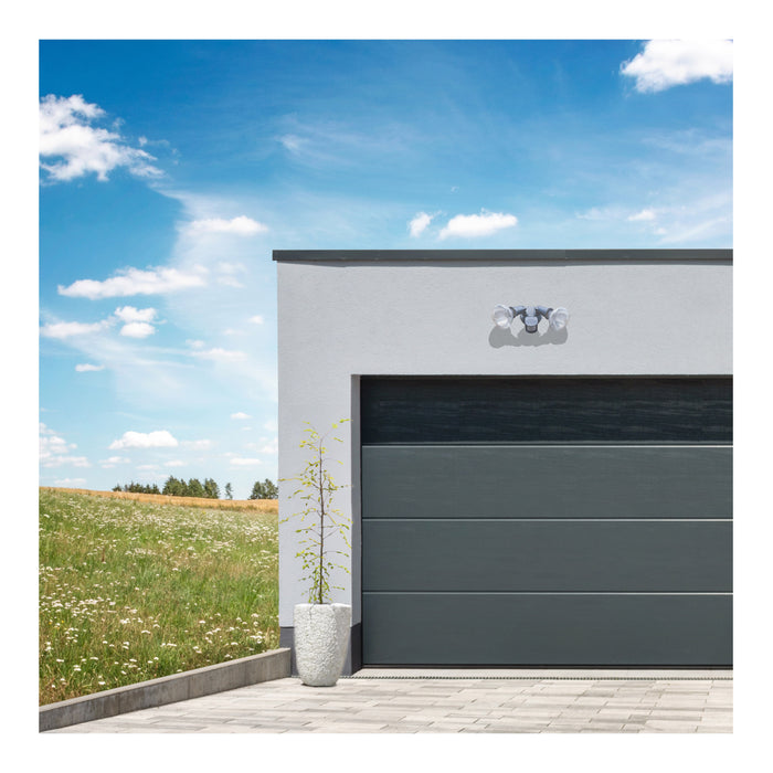 SATCO/NUVO 15W PAR30LN High Lumen LED Long Neck CCT Selectable 2700K/3000K/3500K/4000K/5000K Medium Base 120-277V (S39764)