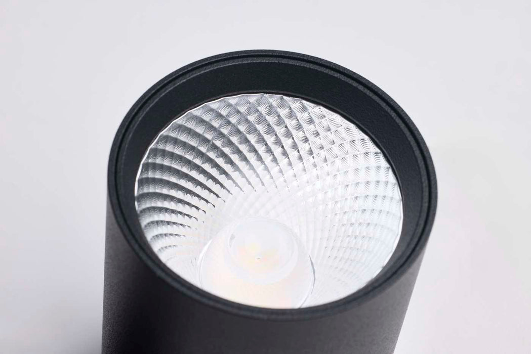 SATCO/NUVO 8W Round LED Track Head CCT Selectable 2700K/3000K/3500K/4000K/5000K Dim To Warm H Style 48 Degree Beam Angle 120V Black (TH765)