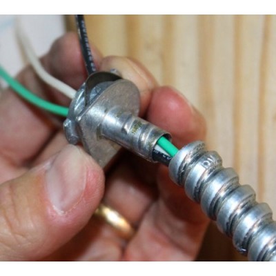 Southwire Garvin 1/2 Inch Flexible Metal Conduit Screw In Connector (SNLK-50)