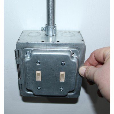 Southwire Garvin 5 Inch Square Box With Hinged (2) Toggle Opening Industrial Cover (HP1936)