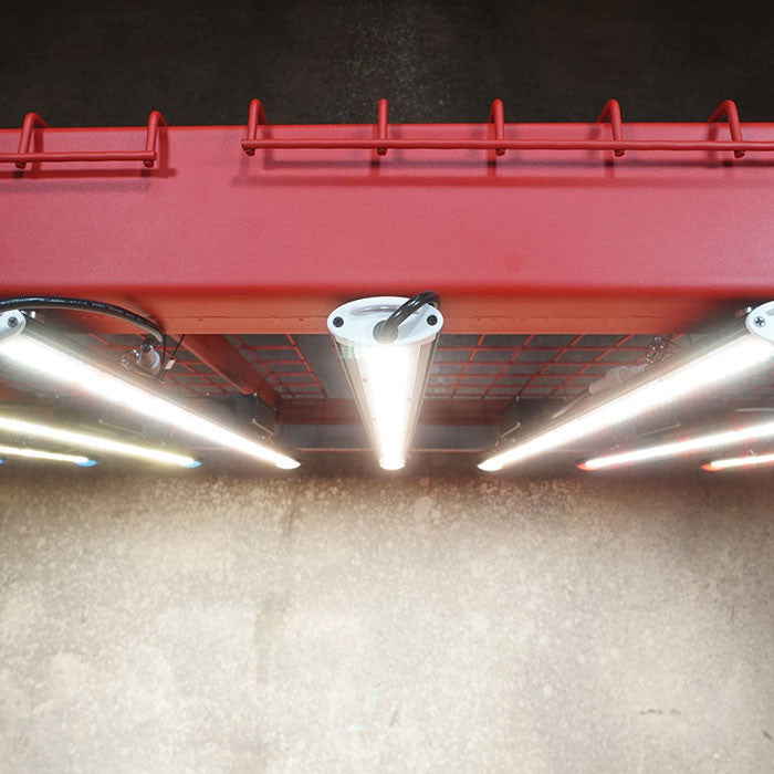 Growlite LED Light Bar Custom Red Flower Spectrum V1 90W 1-10V Between 120-277Vac Input/Black Extrusion Red End Caps/Driver Connectors 120Vac Straight Blade Line Cord (AG90-R-001)