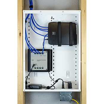 Pass And Seymour 20 Enclosure With Hinged Cover And Lock (EN2050)