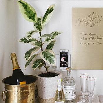 Pass And Seymour Radiant Wireless Charger White 3.1 USB 15A Receptacle Black V2 (RWC826USBBKCCV2)