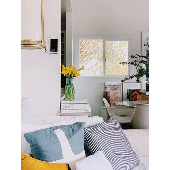 Pass And Seymour Radiant Wireless Charger White 3.1 USB 15A Receptacle Ivory V2 (RWC826USBICCV2)