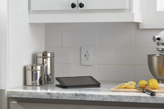 Pass And Seymour Self-Test GFCI Receptacle Tamper-Resistant 15A With USB Type AC Ivory (1597TRUSBACI)