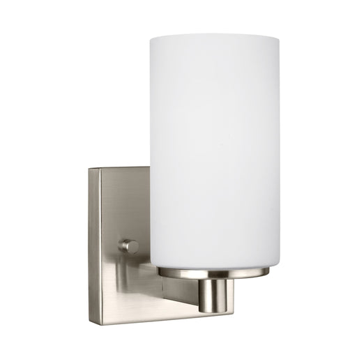 Generation Lighting Hettinger One Light Wall/Bath Sconce (4139101-962)