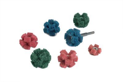 3M - 33006 Standard Abrasives Buff And Blend Cross Buff GP 725000 Sic VFN 1-1/2 Inch X 1/2 Inch X 2 Ply X 8-32 (7000121819)